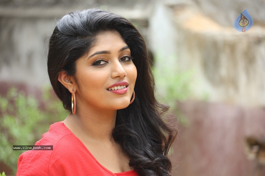 Samyuktha New Photos - 43 / 98 photos