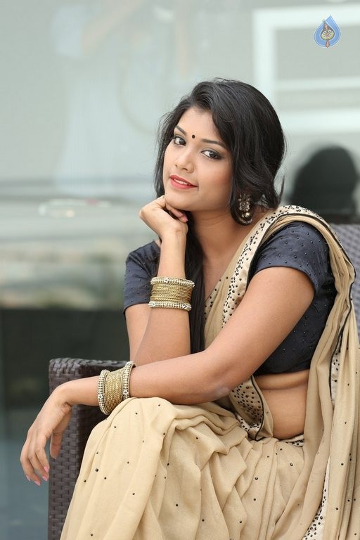 Samyuktha New Pics - 33 / 42 photos