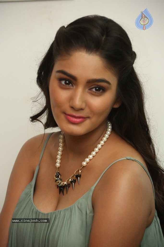 Sana Makbul Stills - 17 / 114 photos