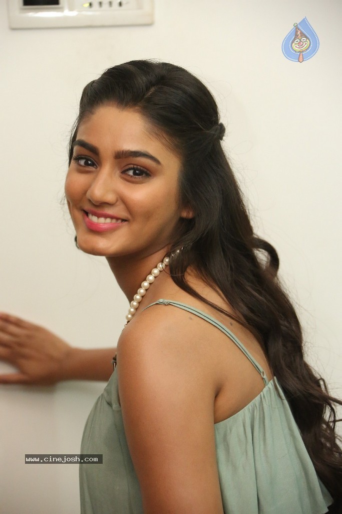 Sana Makbul Stills - 56 / 114 photos