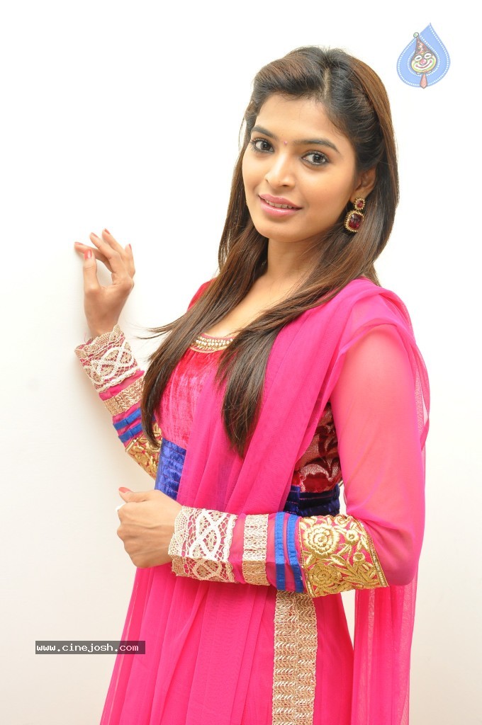 Sanchita Shetty Photos - 38 / 48 photos