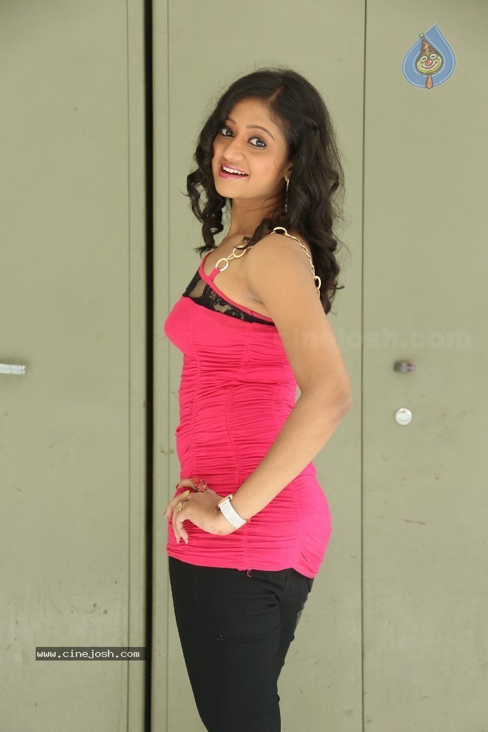 Sandeepthi Latest Gallery - 26 / 141 photos