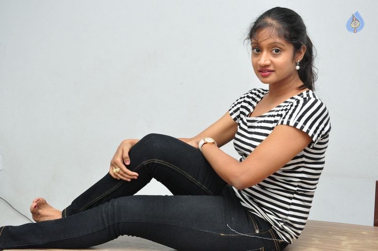 Sandeepthi Latest Pics - 27 / 39 photos