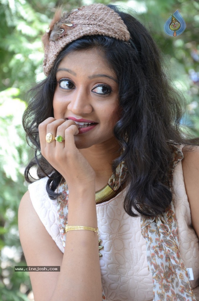 Sandeepthi Latest Stills - 29 / 66 photos