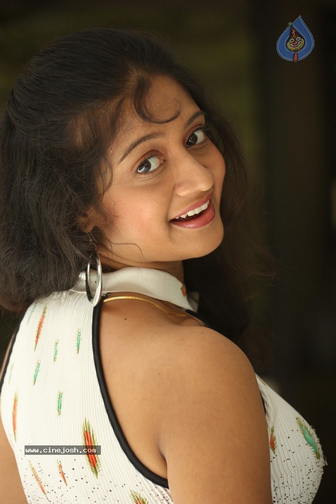 Sandeepthi Latest Stills - 28 / 107 photos