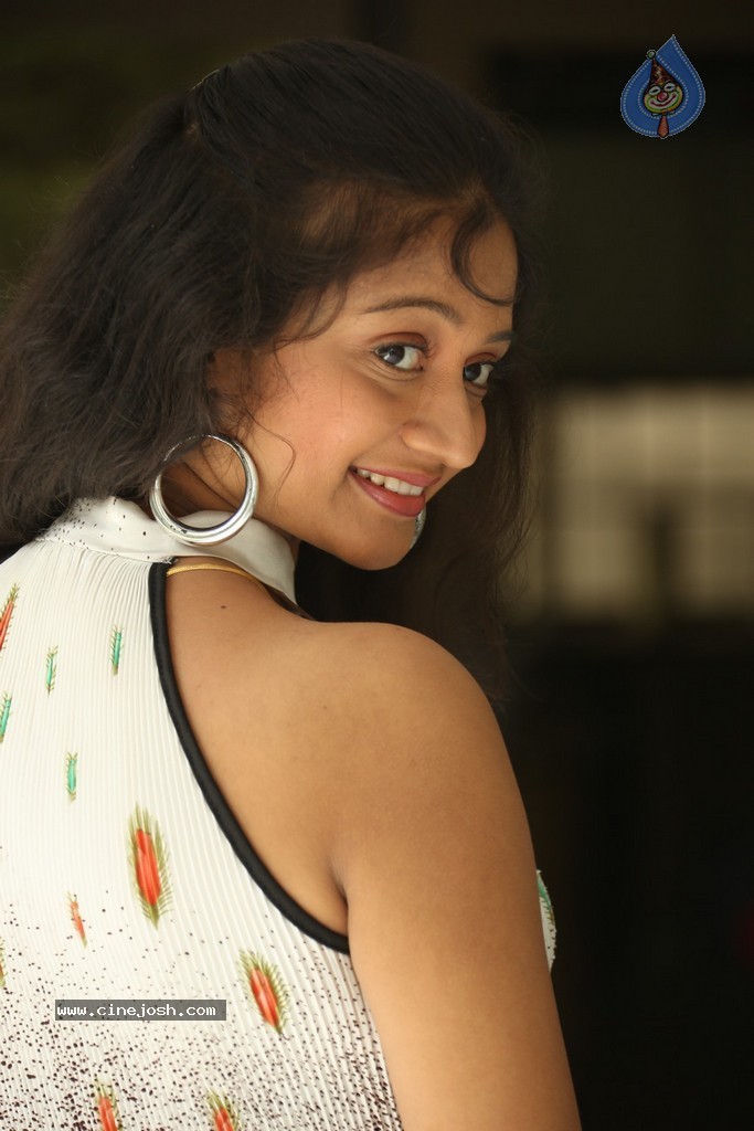 Sandeepthi Latest Stills - 42 / 107 photos