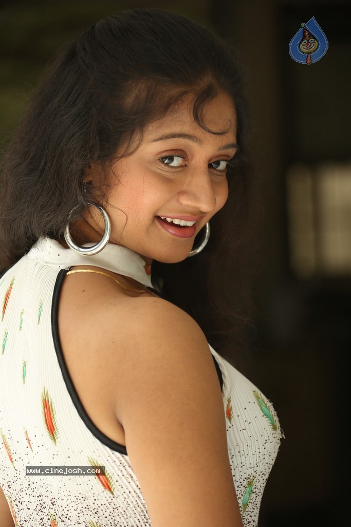 Sandeepthi Latest Stills - 45 / 107 photos