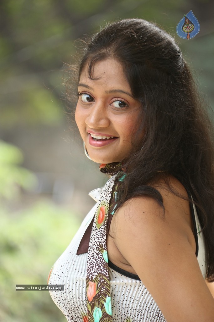 Sandeepthi Latest Stills - 87 / 107 photos