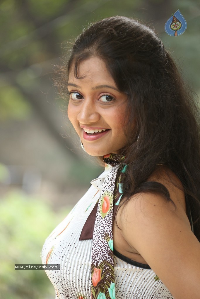 Sandeepthi Latest Stills - 92 / 107 photos