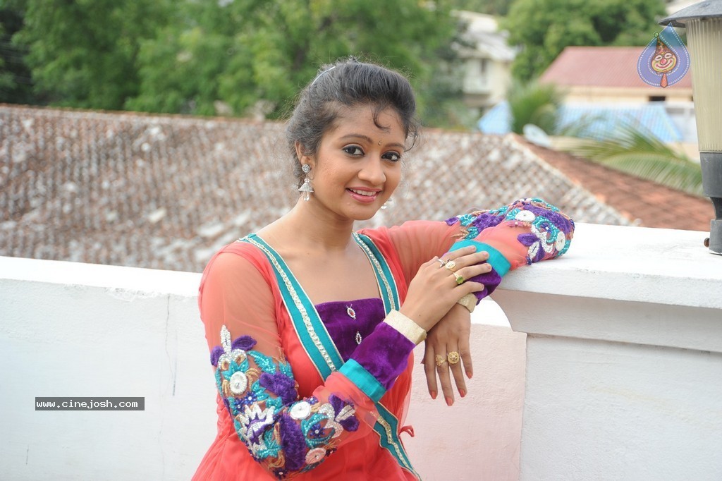 Sandeepthi New Pics - 27 / 95 photos