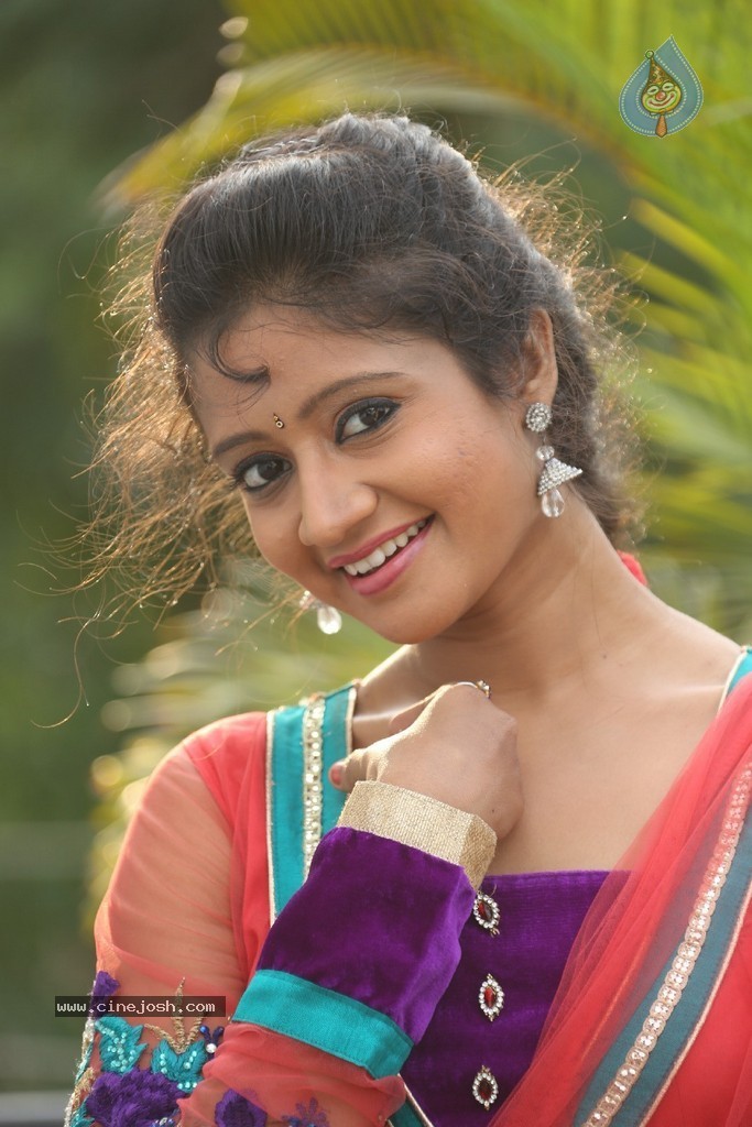 Sandeepthi New Pics - 46 / 95 photos