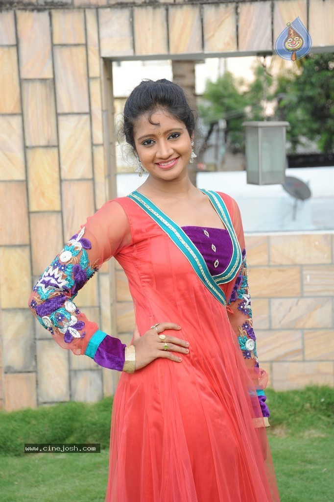 Sandeepthi New Pics - 50 / 95 photos