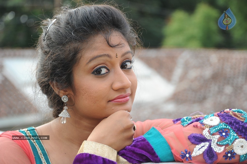 Sandeepthi New Pics - 67 / 95 photos