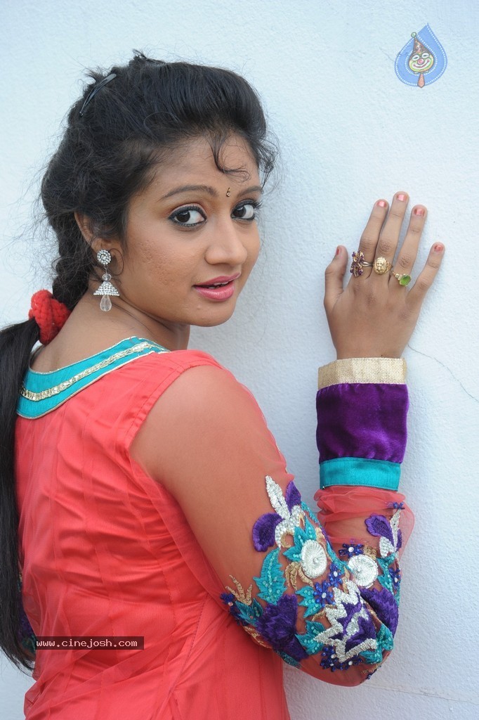 Sandeepthi New Pics - 82 / 95 photos