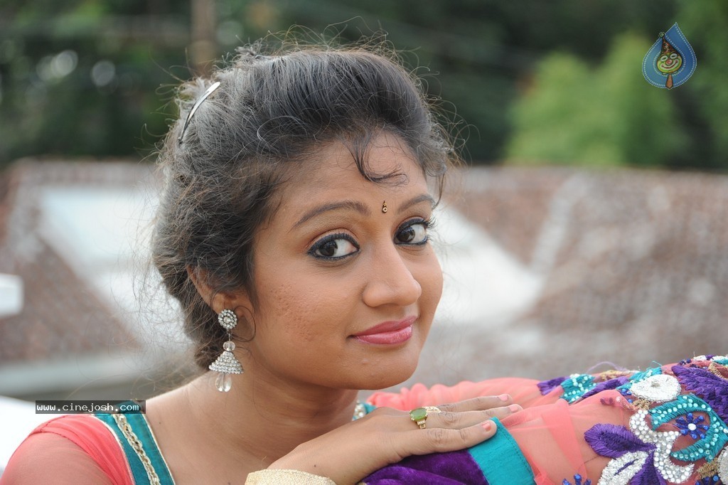 Sandeepthi New Pics - 85 / 95 photos