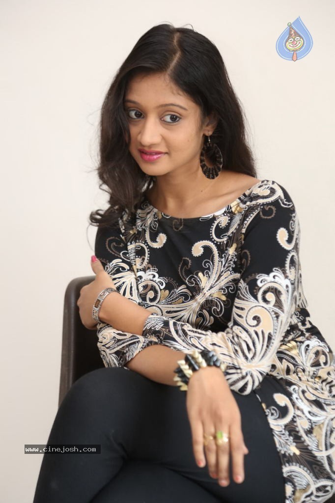 Sandeepthi New Pics - 24 / 84 photos