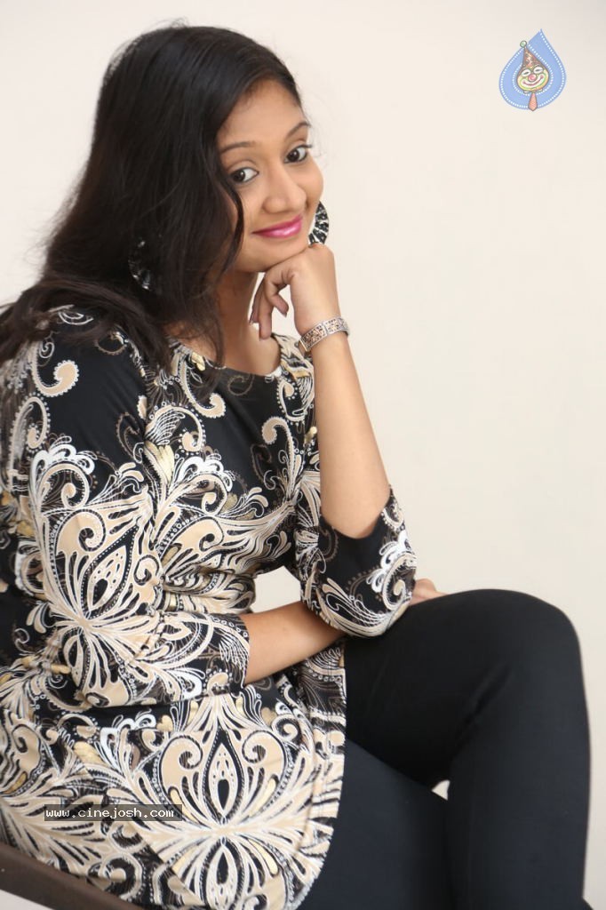 Sandeepthi New Pics - 63 / 84 photos