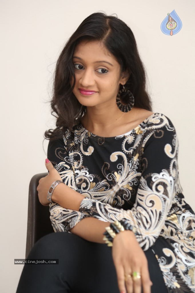 Sandeepthi New Pics - 64 / 84 photos