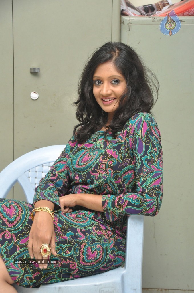 Sandeepthi New Stills - 39 / 50 photos