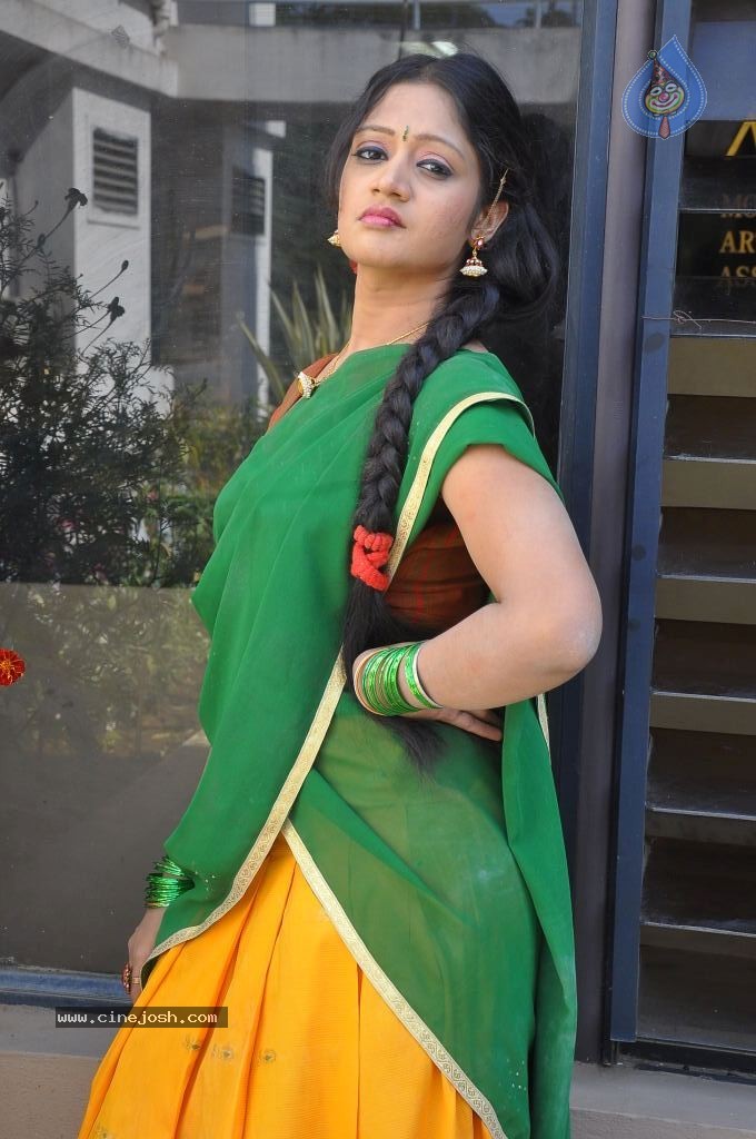 Sandeepti New Stills - 4 / 50 photos