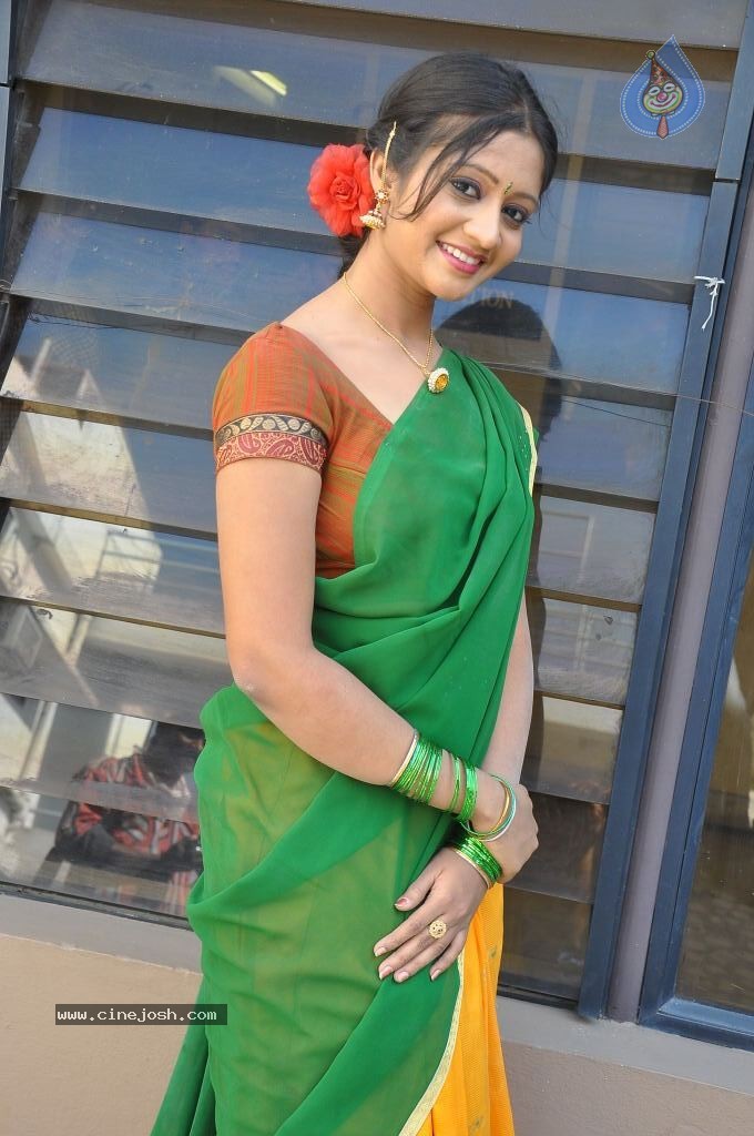 Sandeepti New Stills - 37 / 50 photos