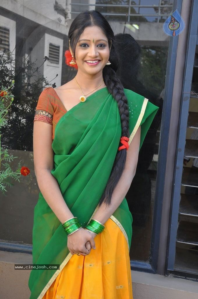 Sandeepti New Stills - 38 / 50 photos