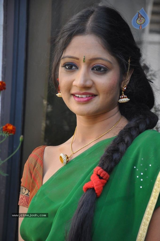 Sandeepti New Stills - 39 / 50 photos