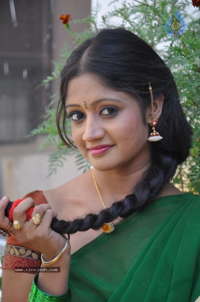 Sandeepti New Stills - 40 / 50 photos