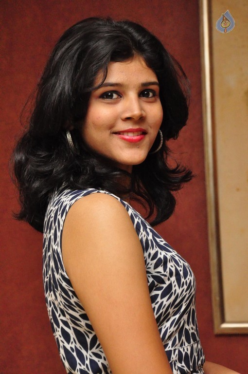 Sangeetha Gallery - 8 / 40 photos