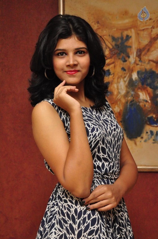 Sangeetha Gallery - 16 / 40 photos