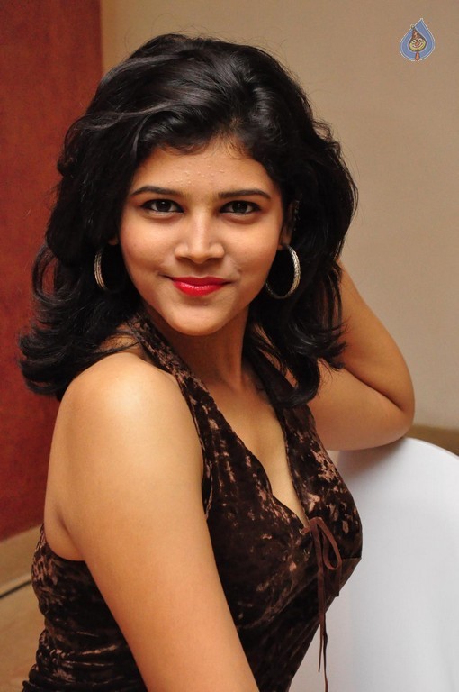 Sangeetha Gallery - 21 / 40 photos