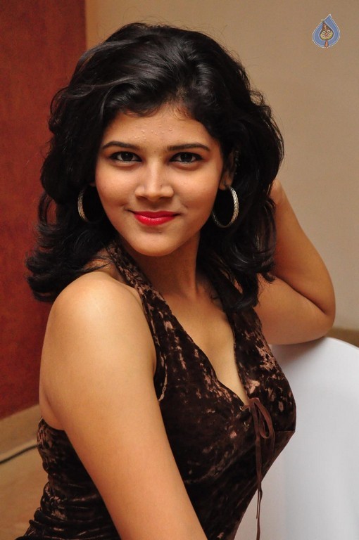 Sangeetha Gallery - 23 / 40 photos