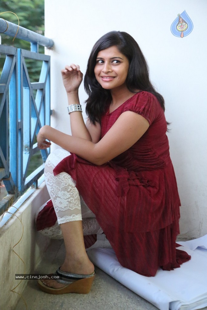 Sangeetha Photos - 2 / 33 photos