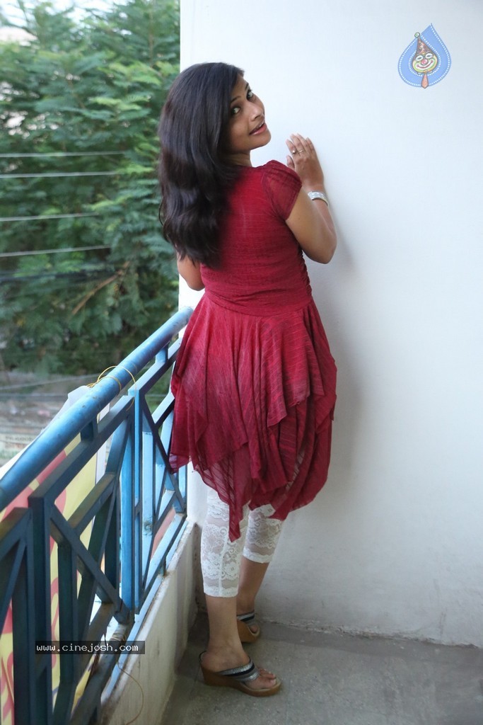 Sangeetha Photos - 4 / 33 photos