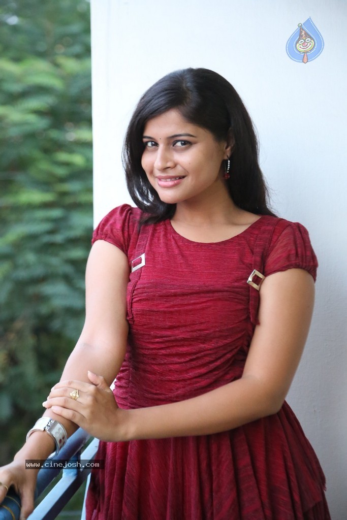 Sangeetha Photos - 7 / 33 photos