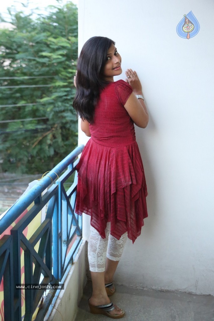 Sangeetha Photos - 11 / 33 photos