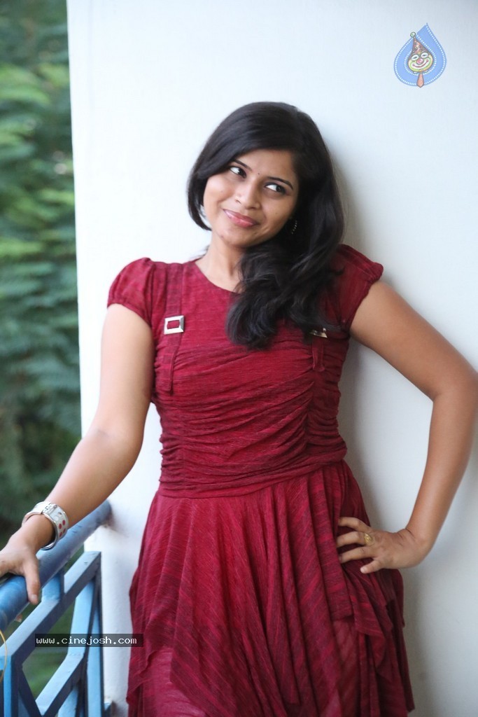 Sangeetha Photos - 24 / 33 photos