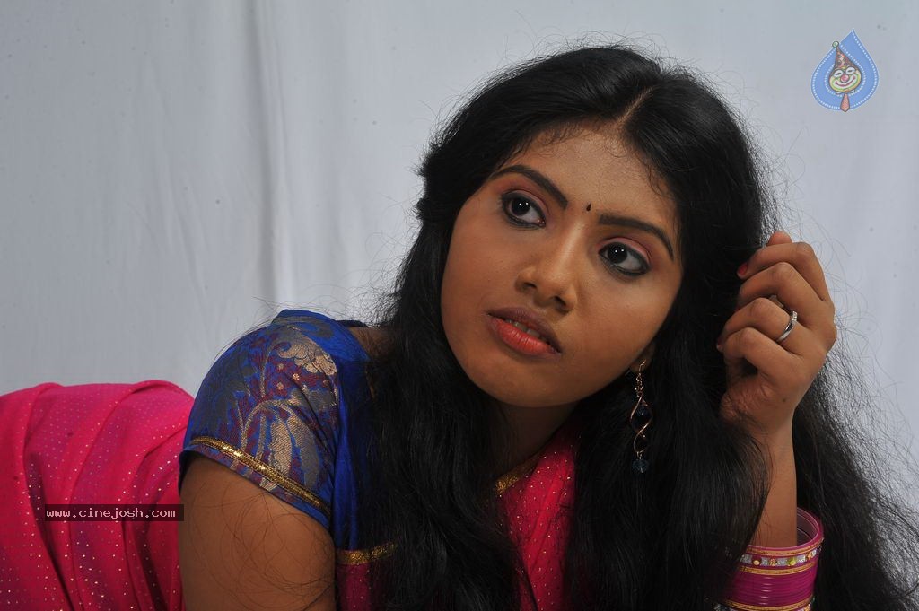 Saniya Stills - 26 / 79 photos