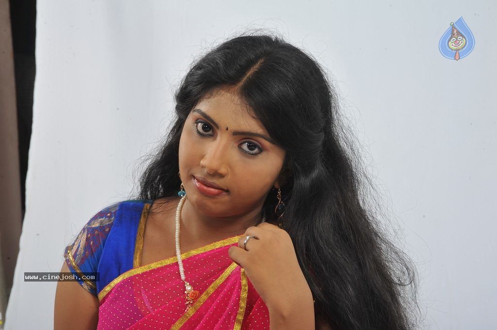 Saniya Stills - 59 / 79 photos