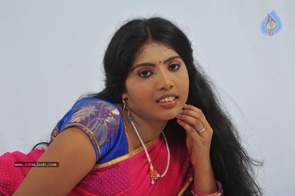 Saniya Stills - 69 / 79 photos