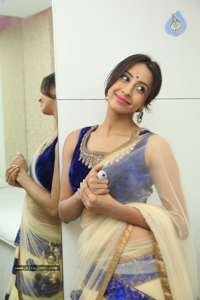 Sanjana Hot Photos - Photo 4 of 70