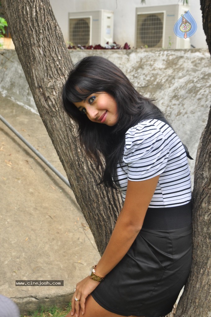 Sanjana Latest Stills - 4 / 44 photos