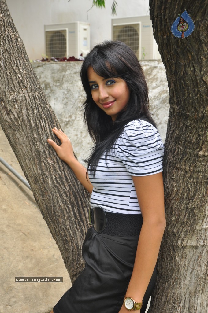 Sanjana Latest Stills - 37 / 44 photos