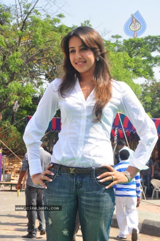 Sanjana New Photos - 7 / 32 photos