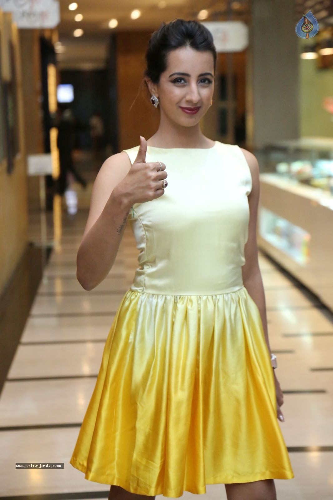 Sanjana New Stills - 16 / 48 photos