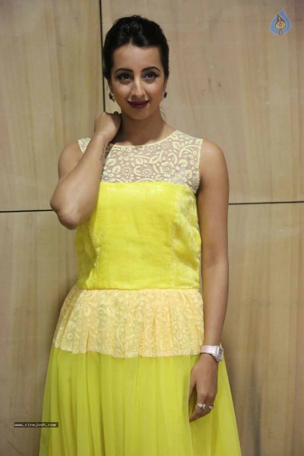 Sanjana New Stills - 22 / 48 photos