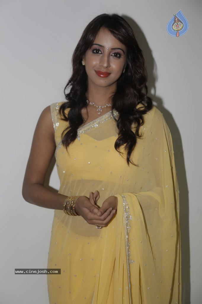 Sanjana New Stills - 17 / 31 photos