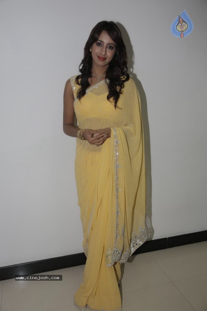 Sanjana New Stills - 28 / 31 photos