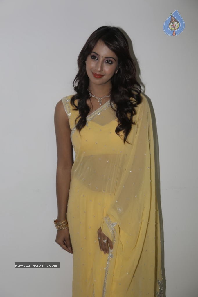 Sanjana New Stills - 30 / 31 photos