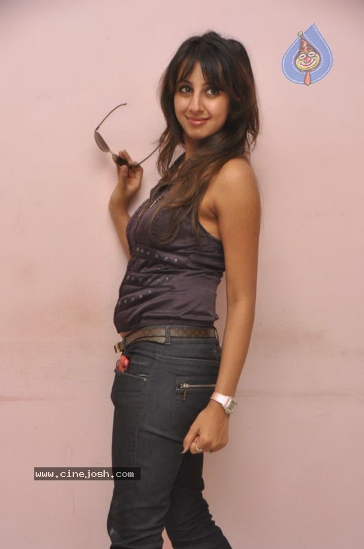 Sanjana Photos - 38 / 55 photos